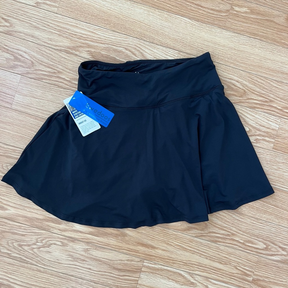 Black athletic skort. New with tags. medium.